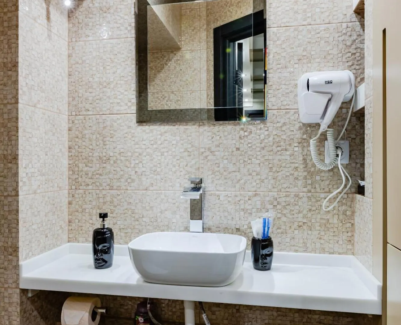 Luxury Apartment With Pool And Hammam Kiev