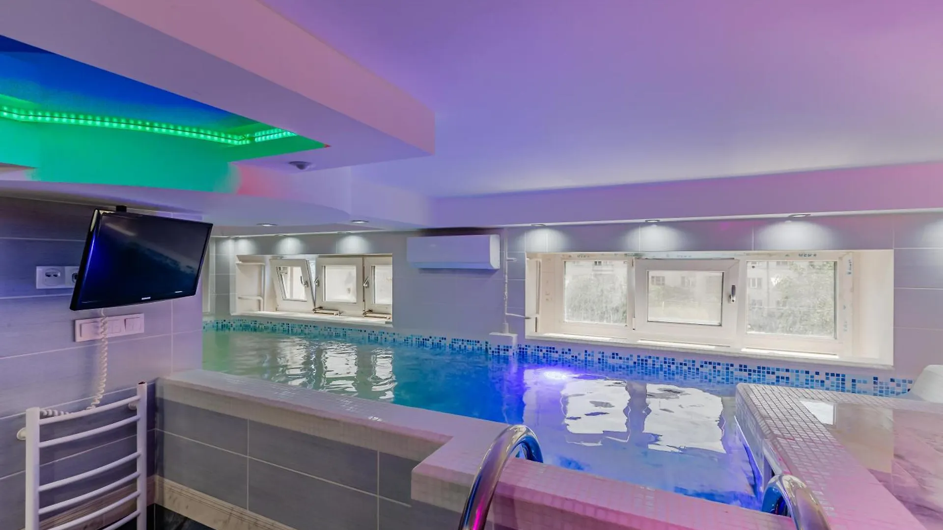 Luxury Apartment With Pool And Hammam Kiev Ucrania