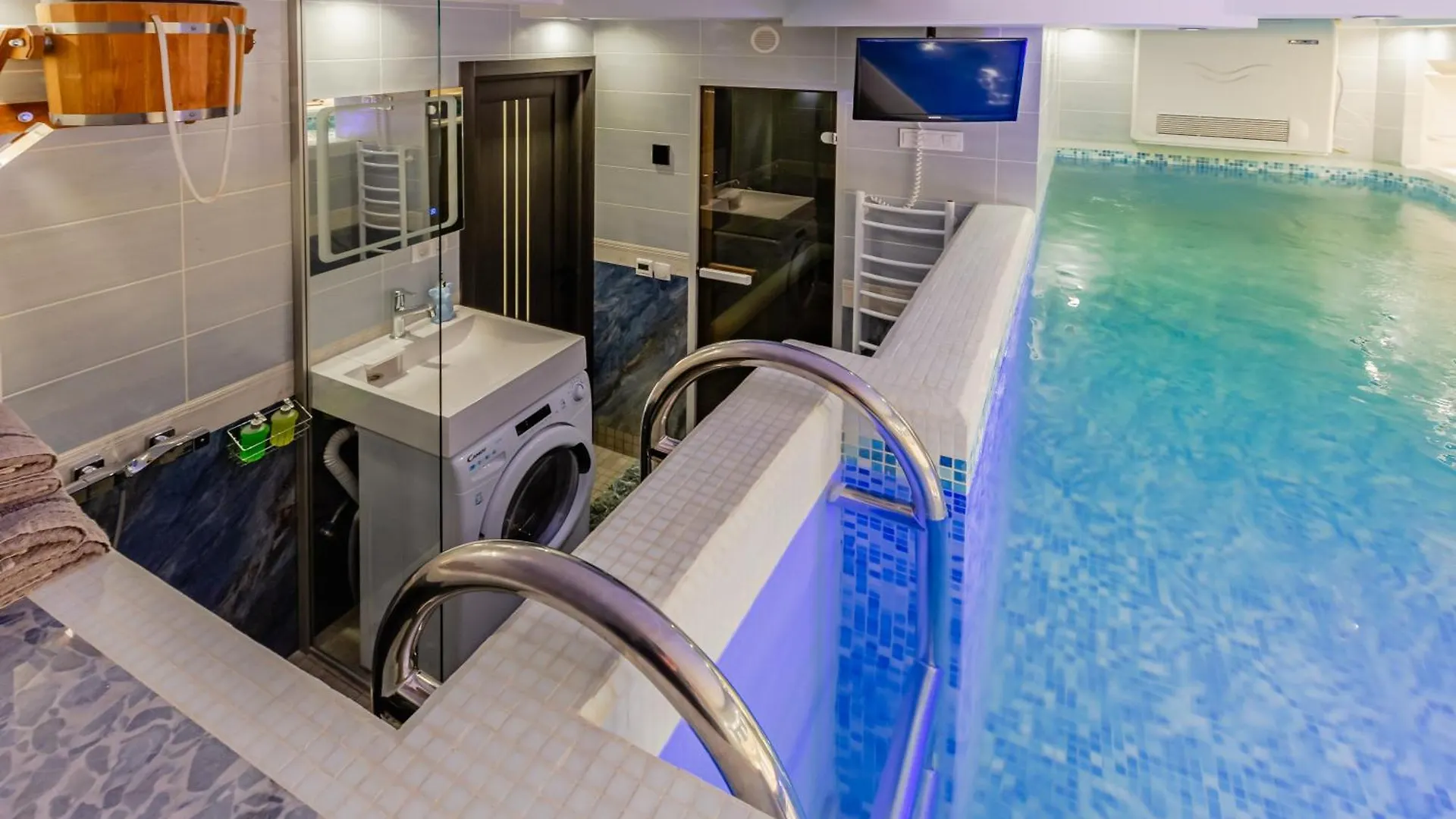 Luxury Apartment With Pool And Hammam Kiev