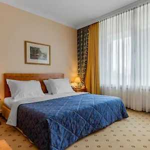 4* Hotel Natsionalny