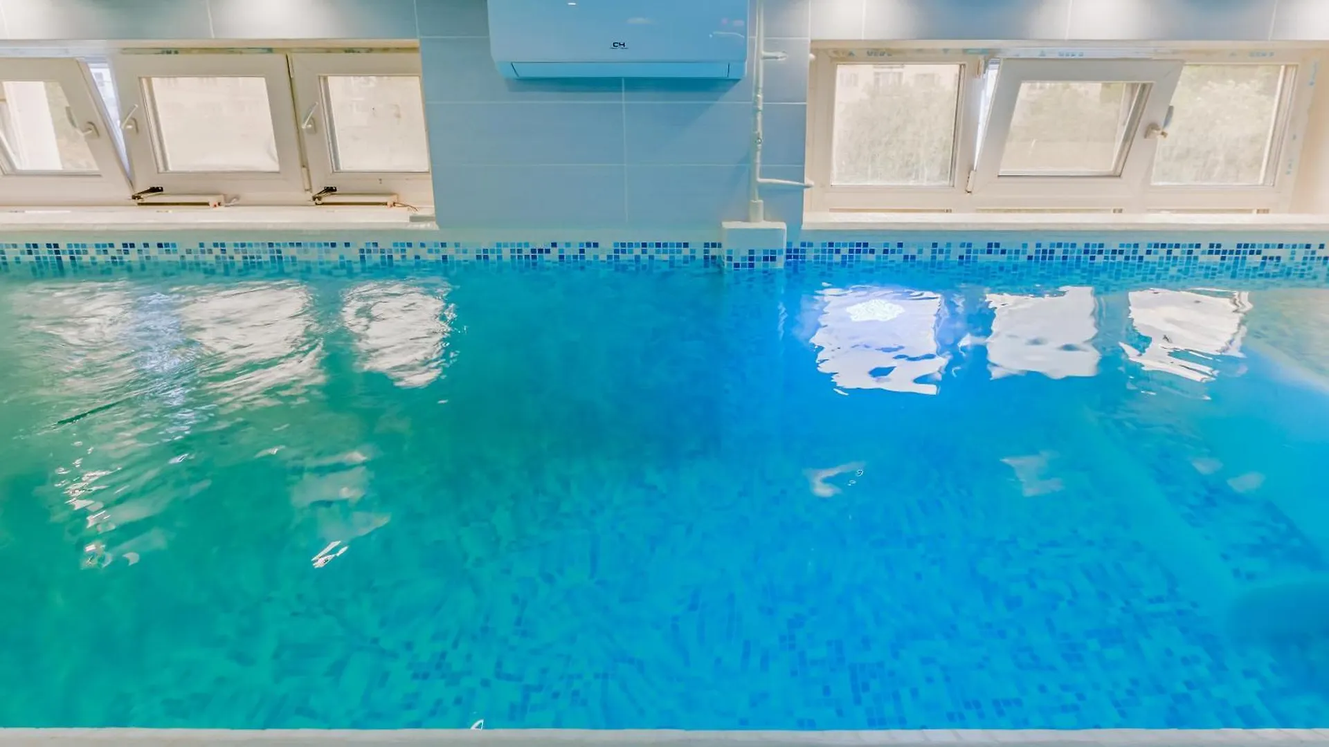 Luxury Apartment With Pool And Hammam Kiev